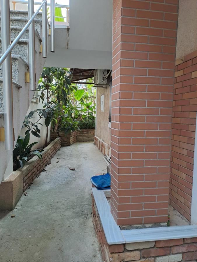 Barca Rooms Sarande Bagian luar foto