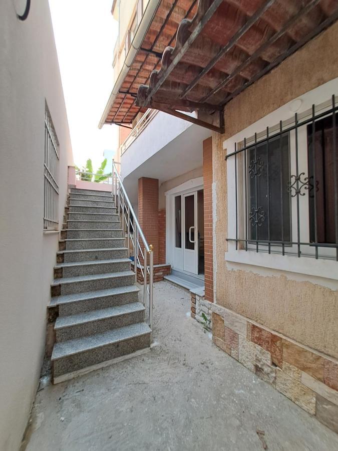 Barca Rooms Sarande Bagian luar foto