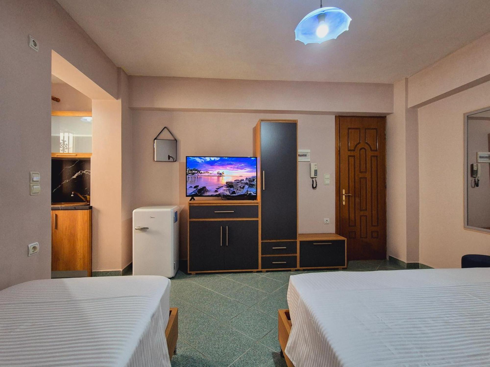 Barca Rooms Sarande Bagian luar foto