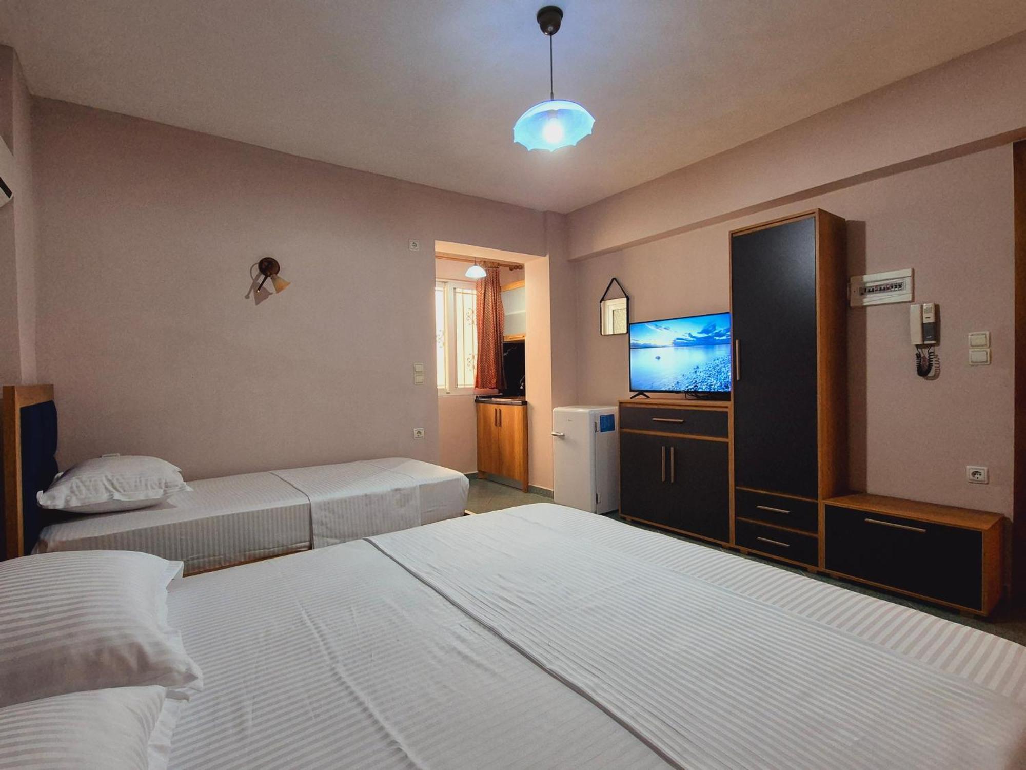 Barca Rooms Sarande Bagian luar foto